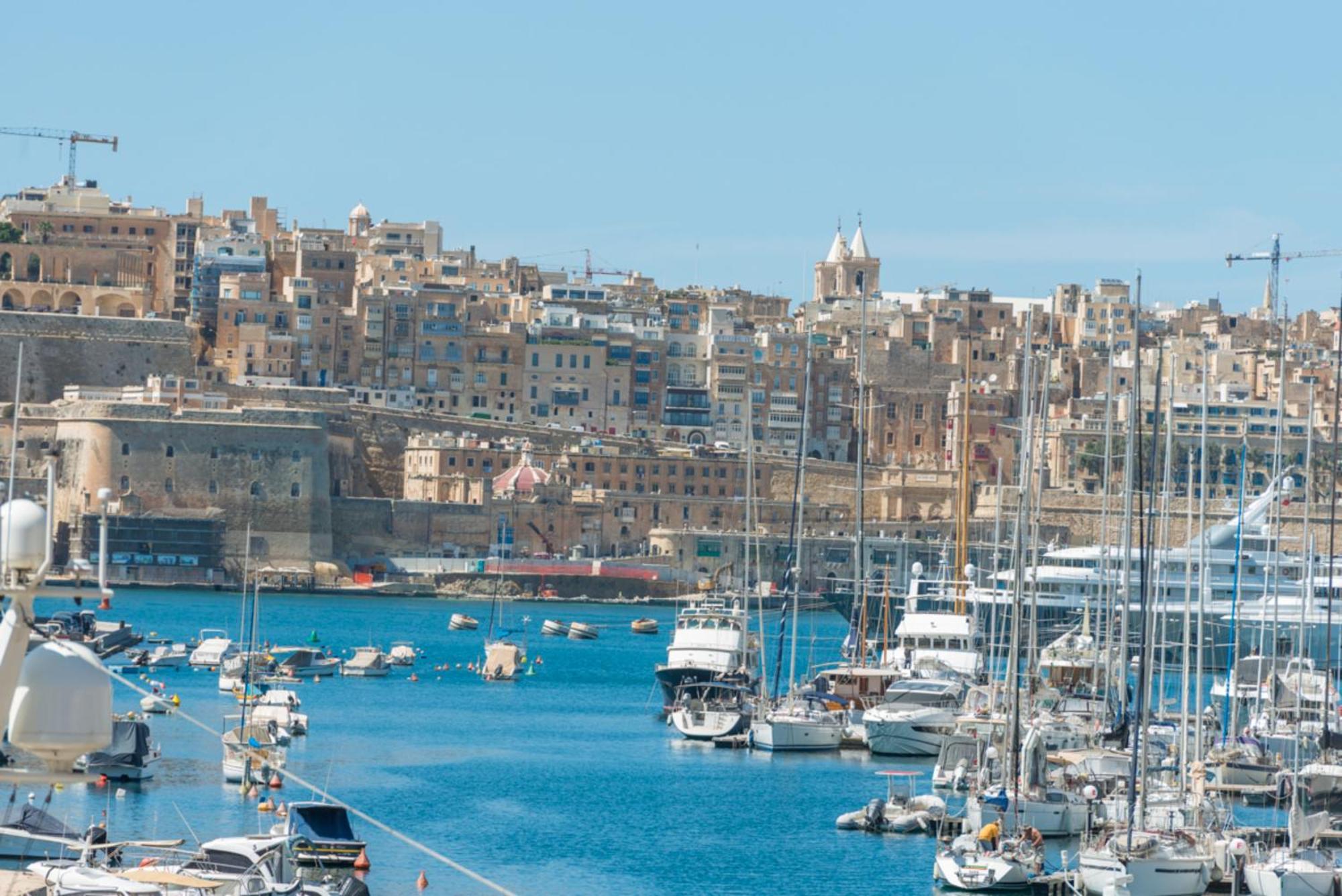 Authentic Gf Apartment With Terrace At The 3 Cities Marina Cospicua Exterior photo